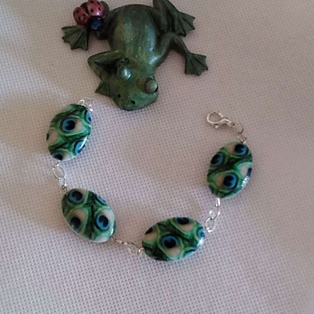 Pretty Peacock Bead Bracelet